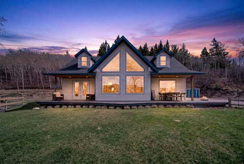 Photo of 5 Villa Vega Acres, Lundbreck, AB T0K 1W0 (MLS # A2305324)