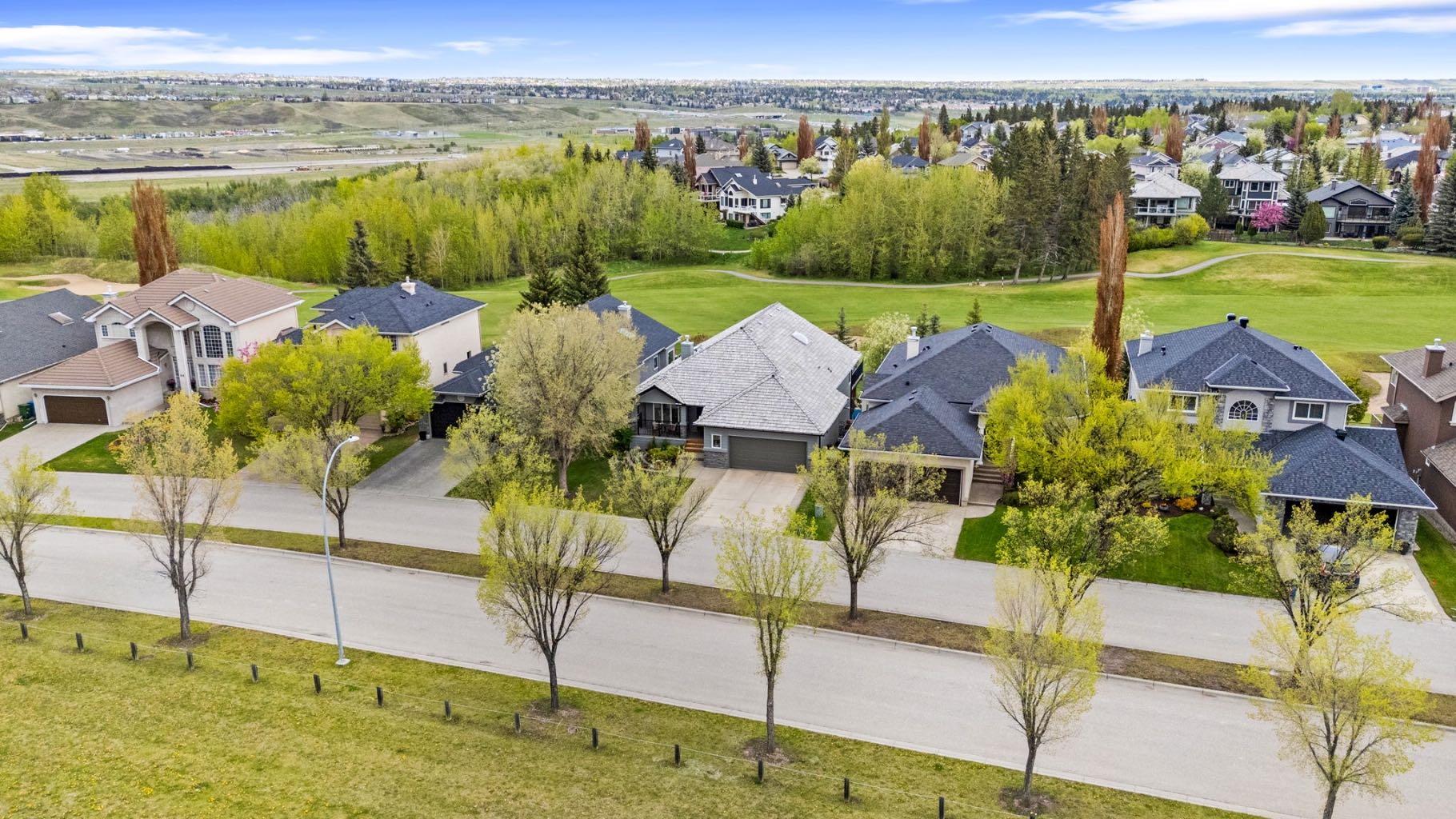 54 Valley Ridge Point NW