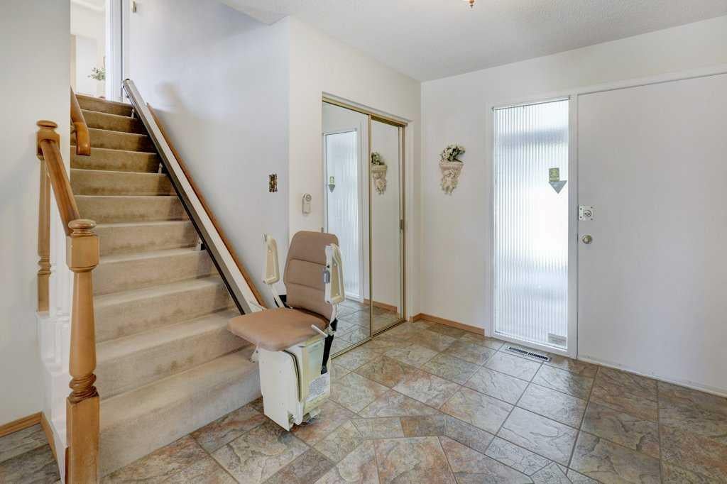223 Willow Ridge Place SE