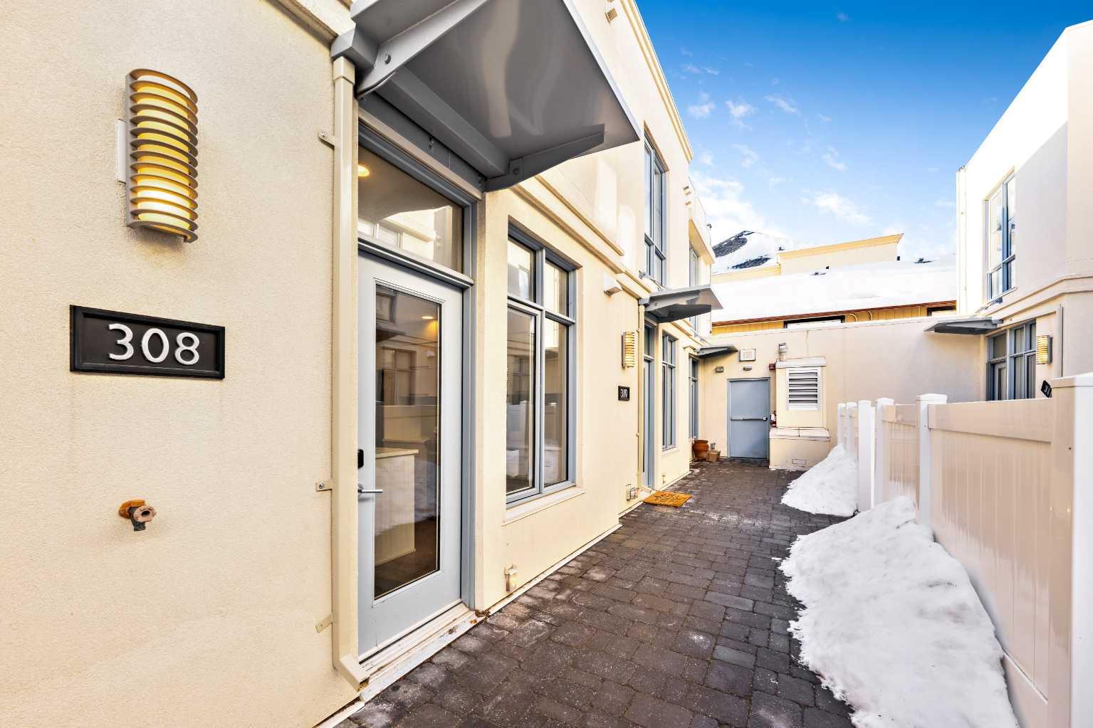 1611 28 Avenue SW 308