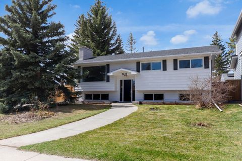 Photo of 5615 Lakeview Drive SW, Calgary, AB T3E 5S5 (MLS # A2307492)