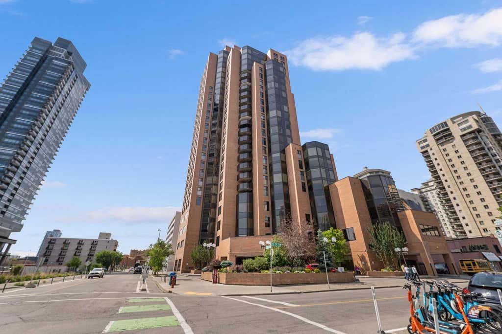 Photo of 1100 8 Avenue SW #604, Calgary, AB T2P 3T9 (MLS # A2304355)