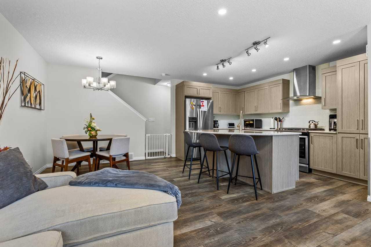 51 Yorkville Boulevard SW