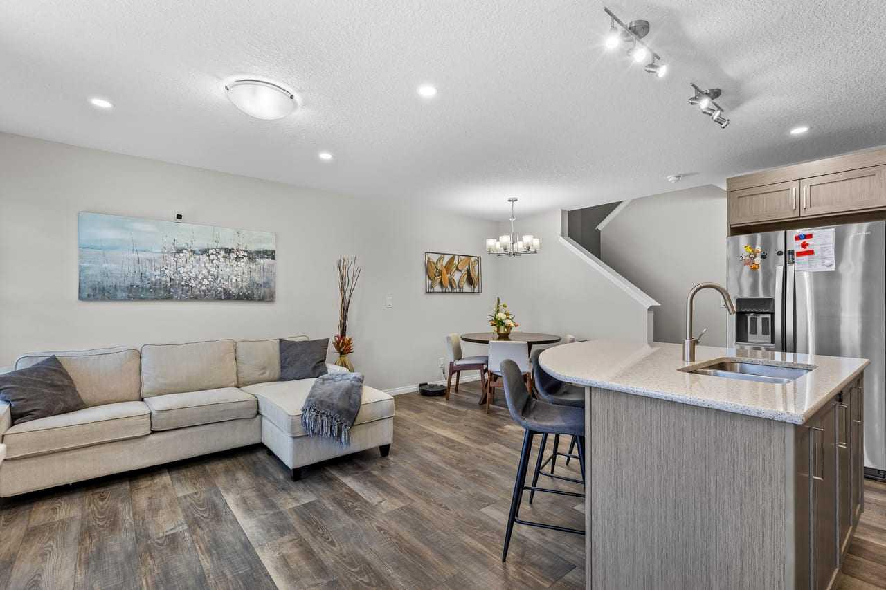 51 Yorkville Boulevard SW