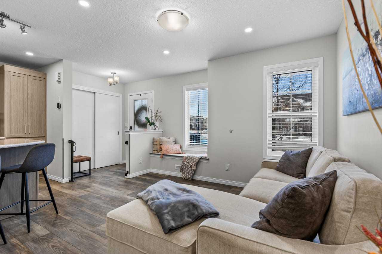 51 Yorkville Boulevard SW