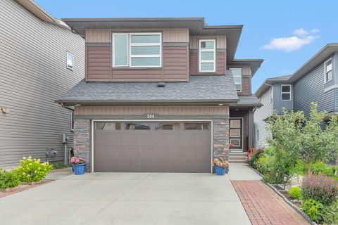 304 Corner Meadows Manor NE Calgary AB T3N 1J7