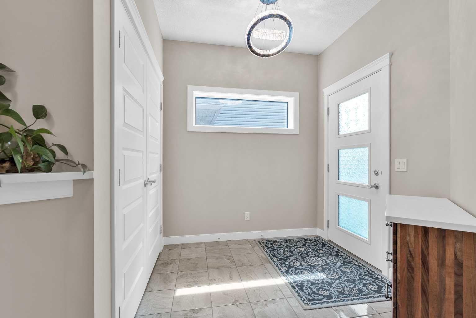 304 Corner Meadows Manor NE