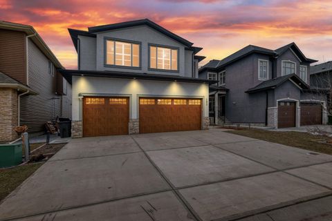Photo of 193 Kinniburgh Circle, Chestermere, AB T1X 0P8 (MLS # A2300713)
