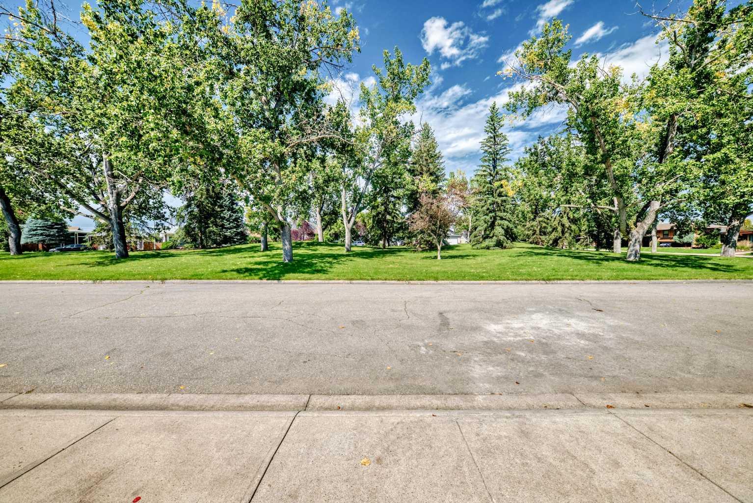 191 Lake Arrow Green SE