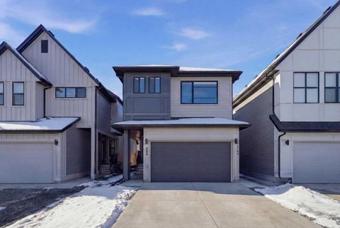 Photo of 324 Copperhead Way SE, Calgary, AB T2Z 5H2 (MLS # A2308080)