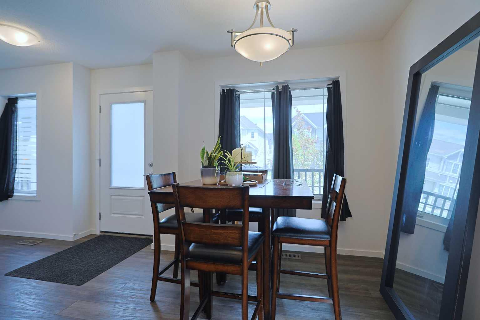 153 Yorkville Avenue SW