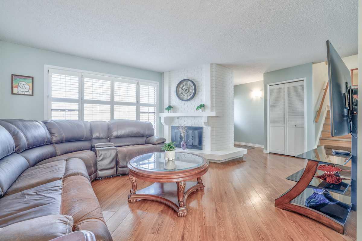 232 Templeside Circle NE