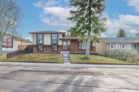 232 Templeside Circle NE Calgary AB T1Y 3L9
