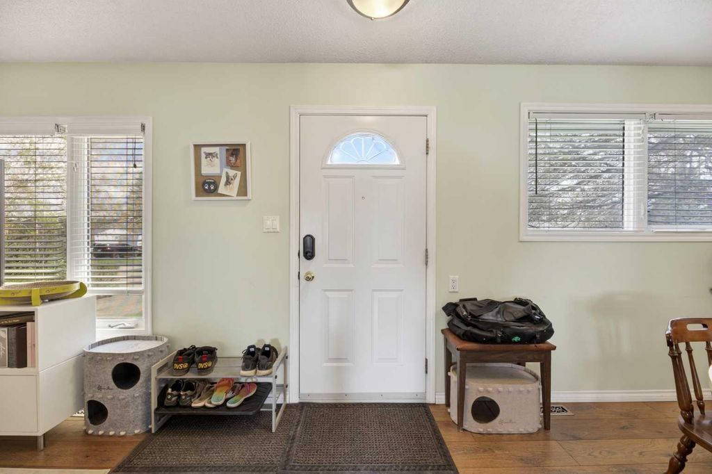 Photo of 5126 44 Street, Olds, AB T4H 1A6 (MLS # A2311133)