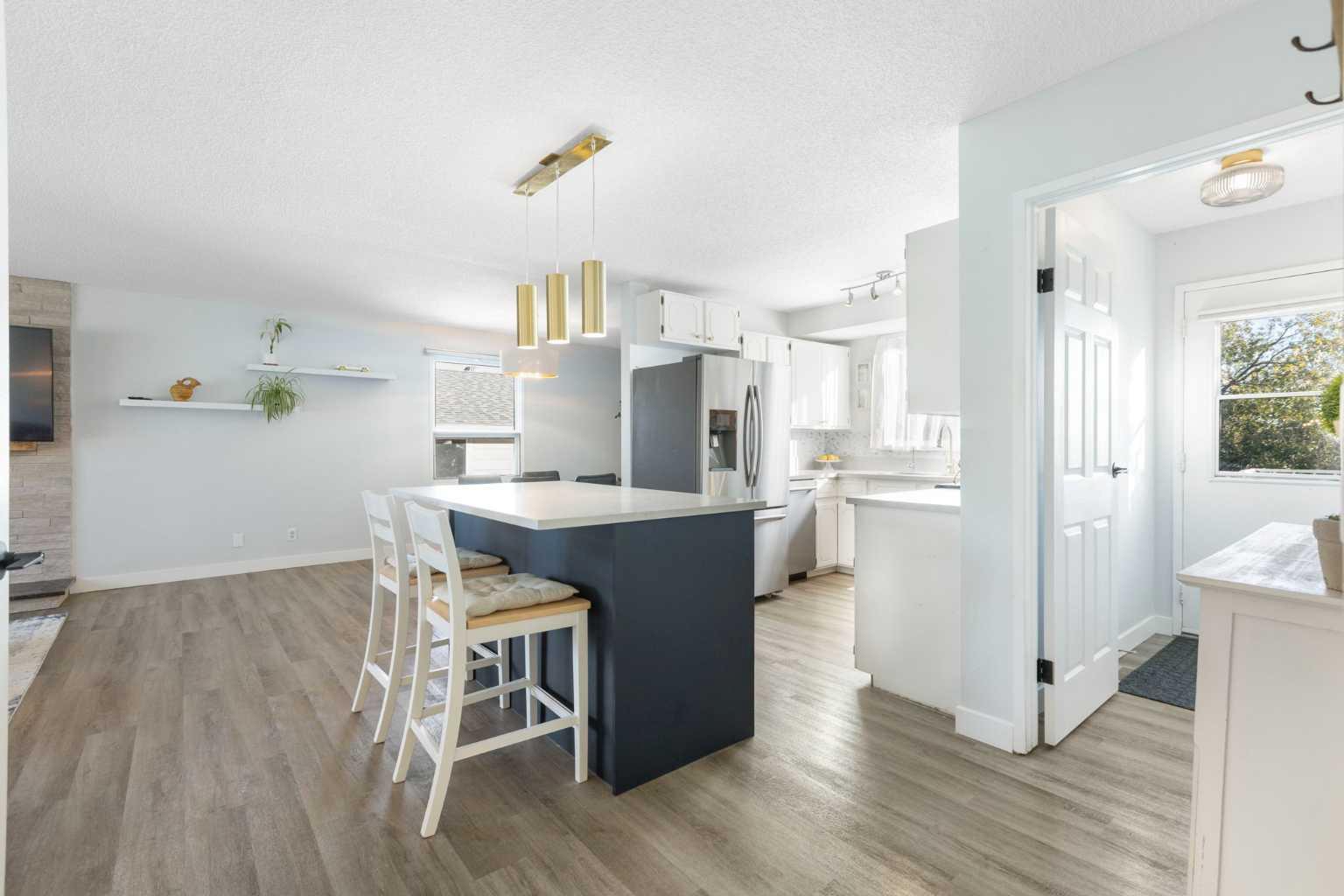 27 Deercrest Close SE