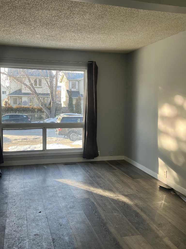 220 Erin Mount Crescent SE 5