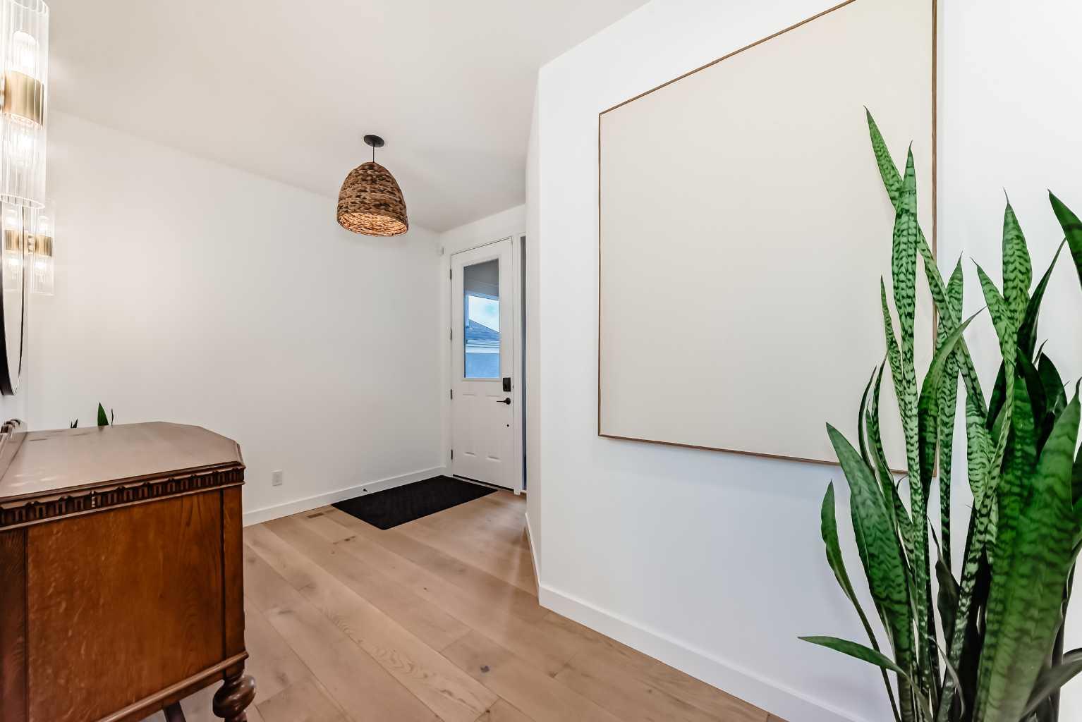 60 Cranbrook Cape SE