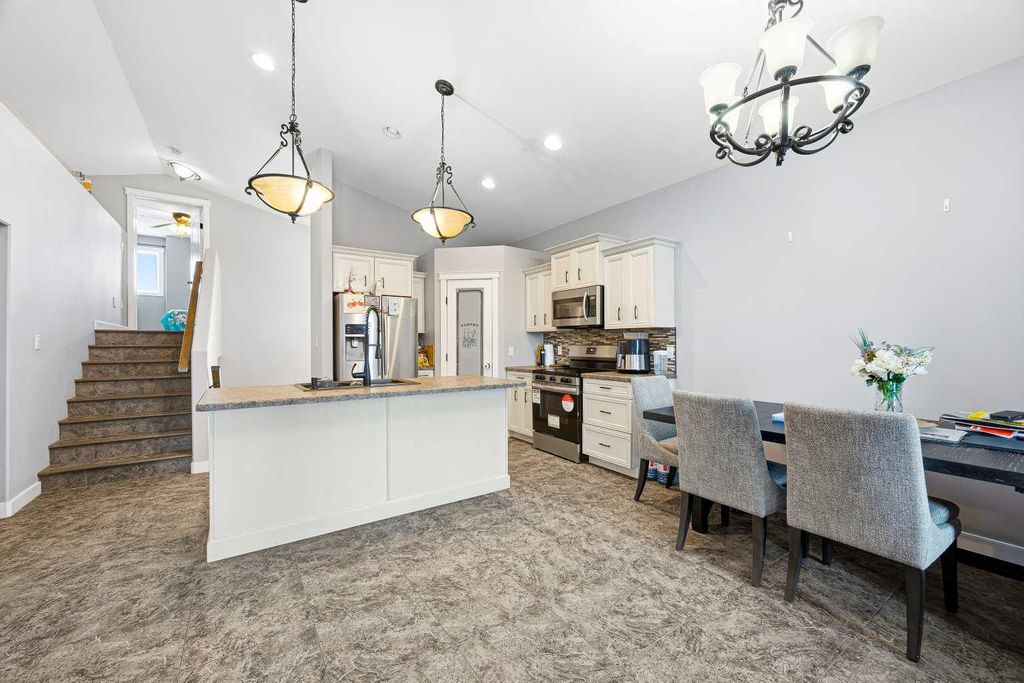 Photo of 7215 29 Street, Lloydminster, AB T9V 3N1 (MLS # A2283689)