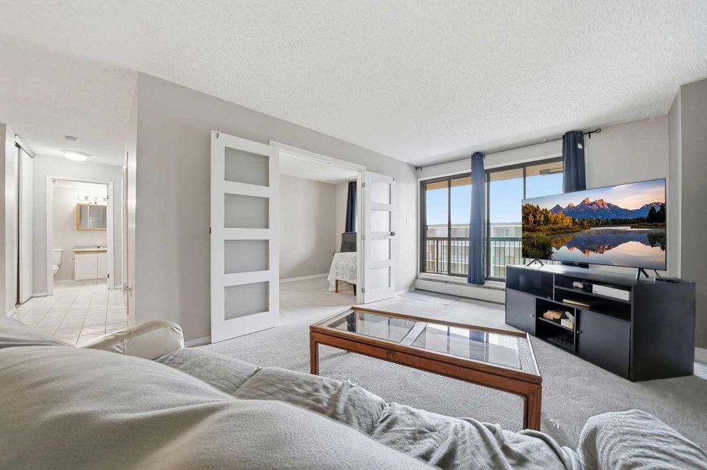 Photo of 718 12 Avenue SW #704, Calgary, AB T2R 0H7 (MLS # A2299180)