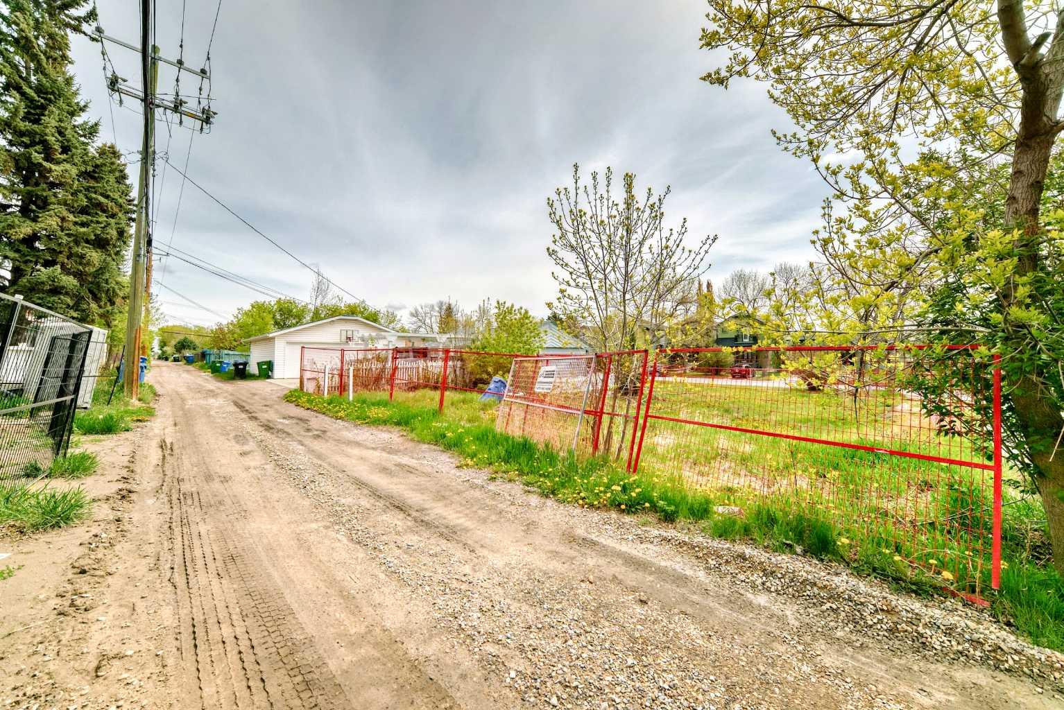 523 Northmount Drive NW