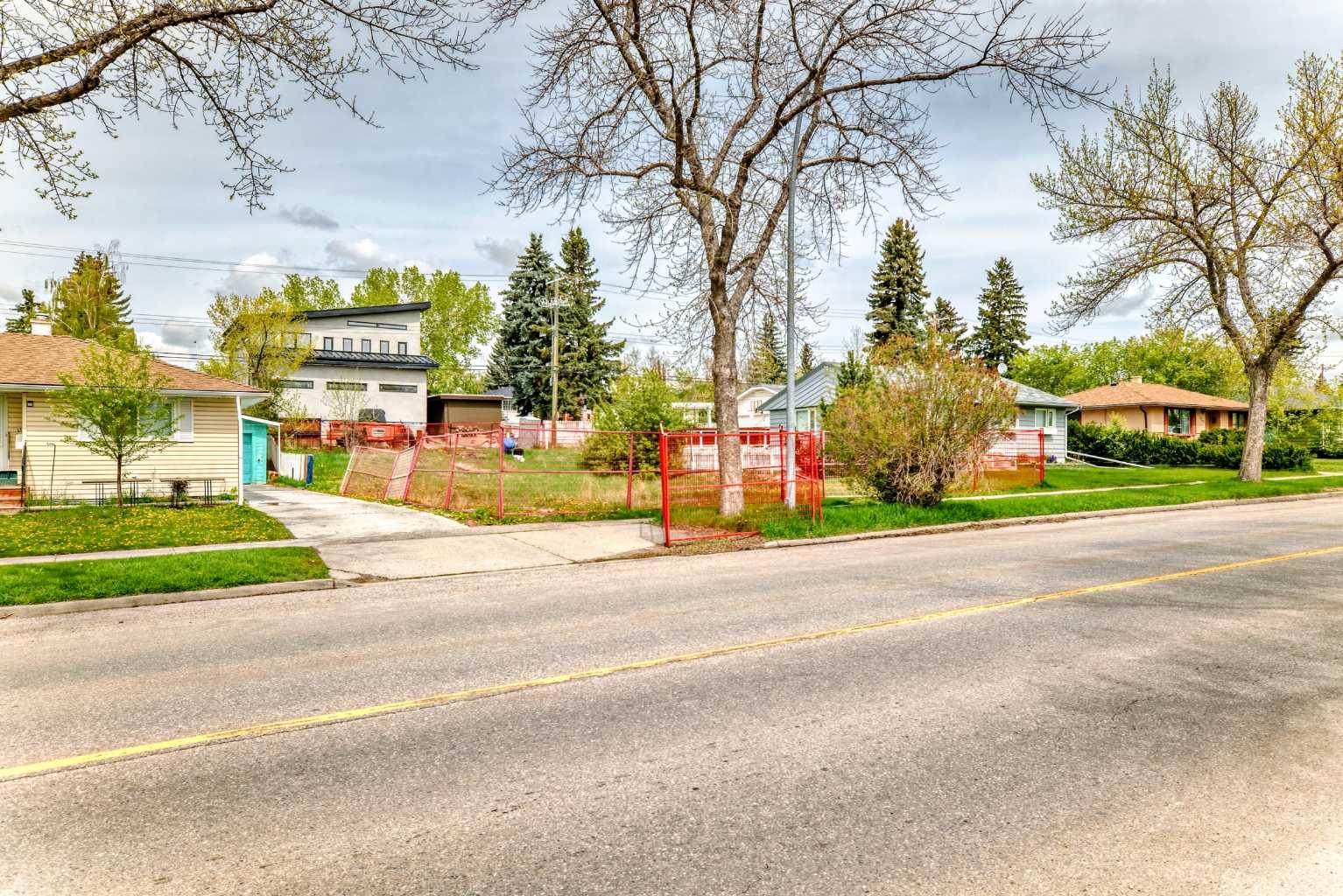 523 Northmount Drive NW