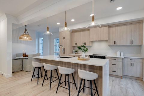 4270 Norford Avenue NW 702 Calgary AB T3B 6A8