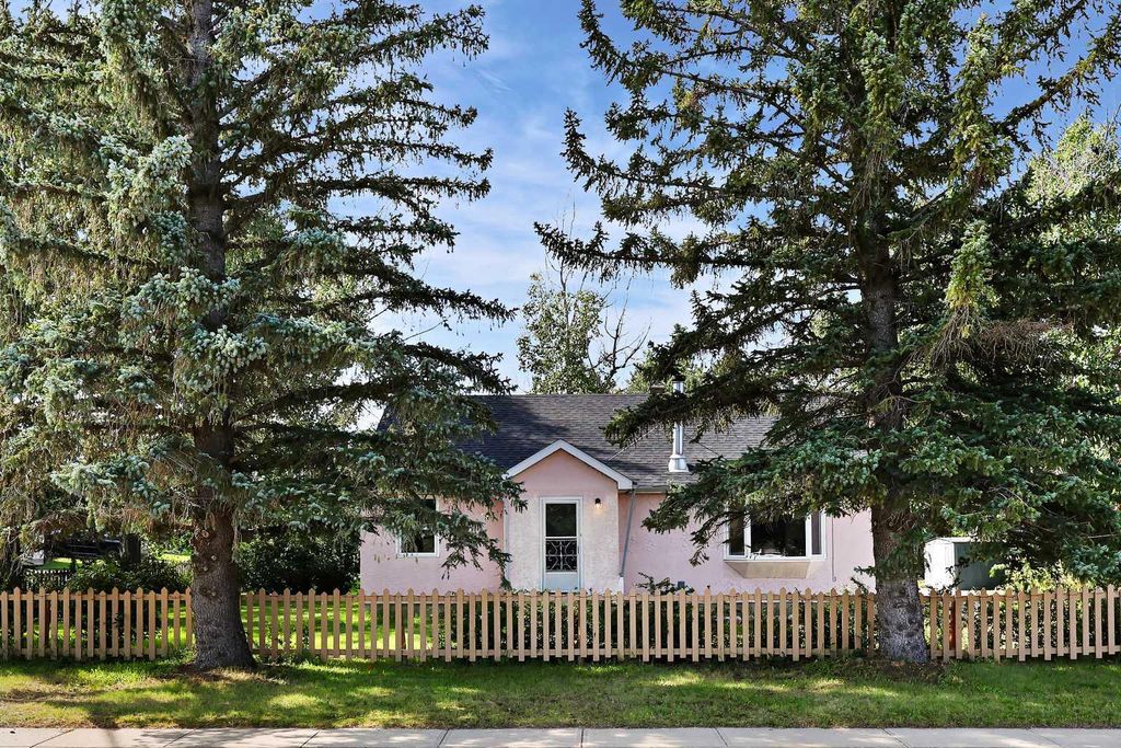 Photo of 339 3 Street, Irricana, AB T0M 1B0 (MLS # A2287598)