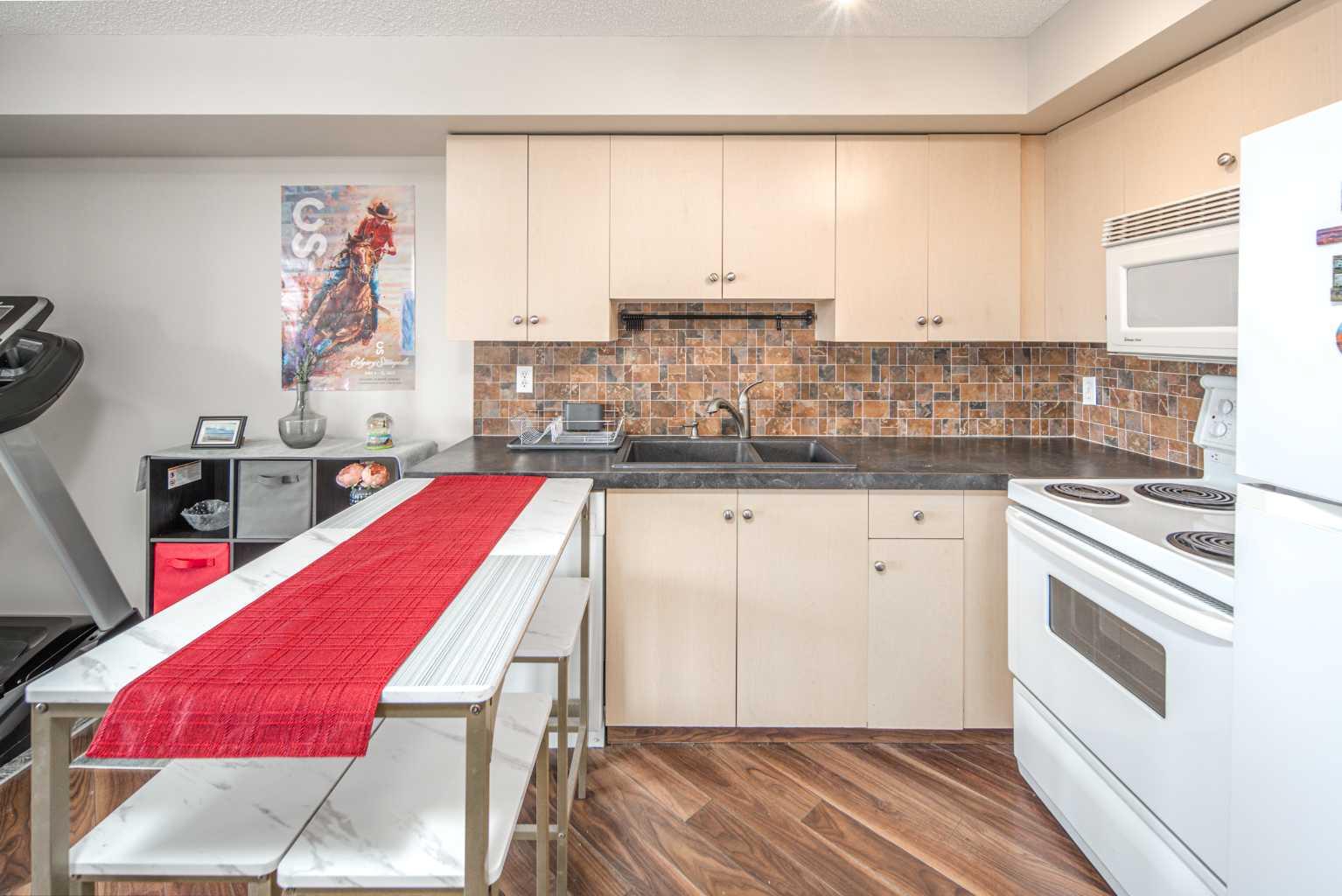 17 Country Village Bay NE 307