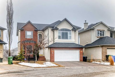 68 Strathlea Close SW Calgary AB T3H 5B1