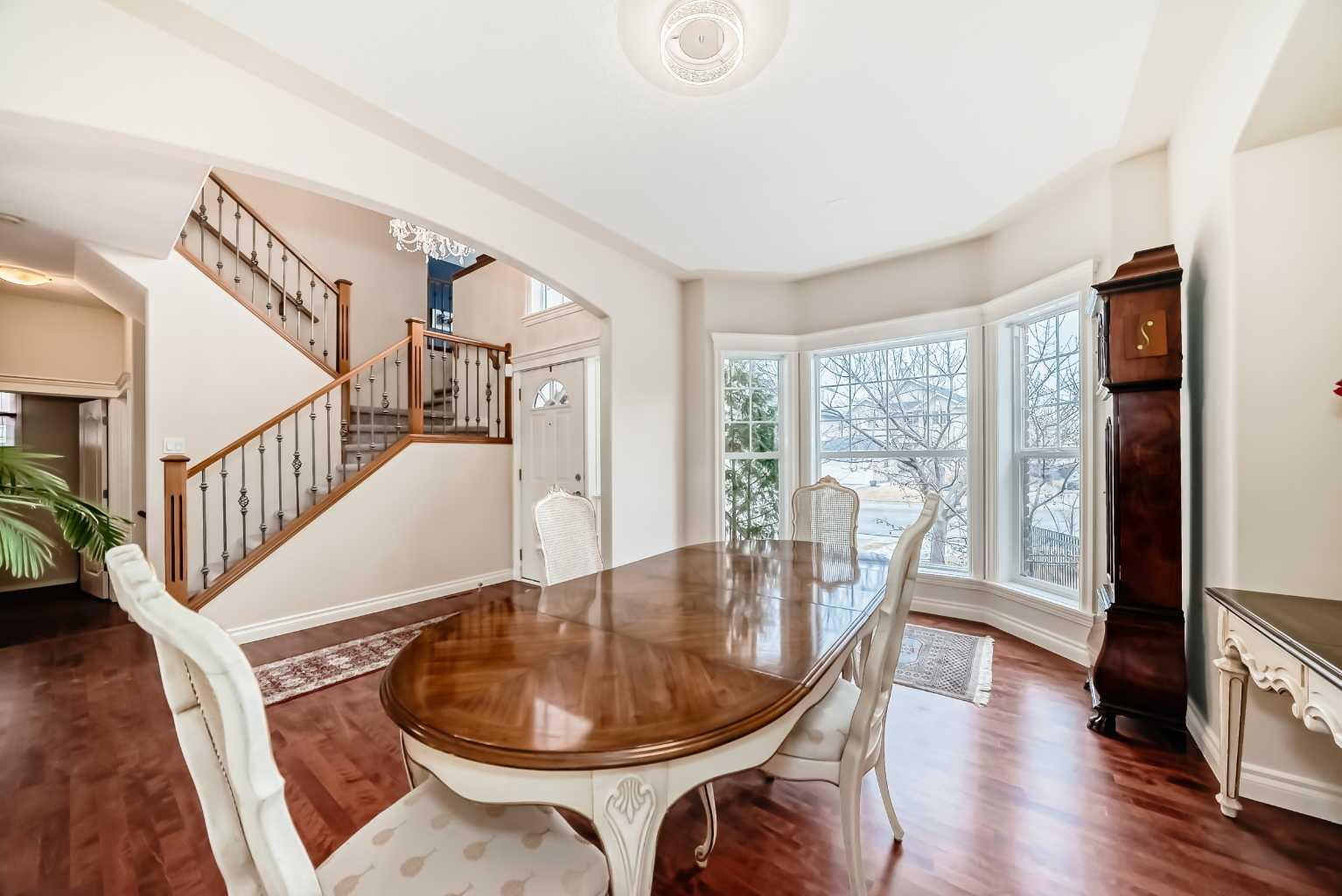 68 Strathlea Close SW