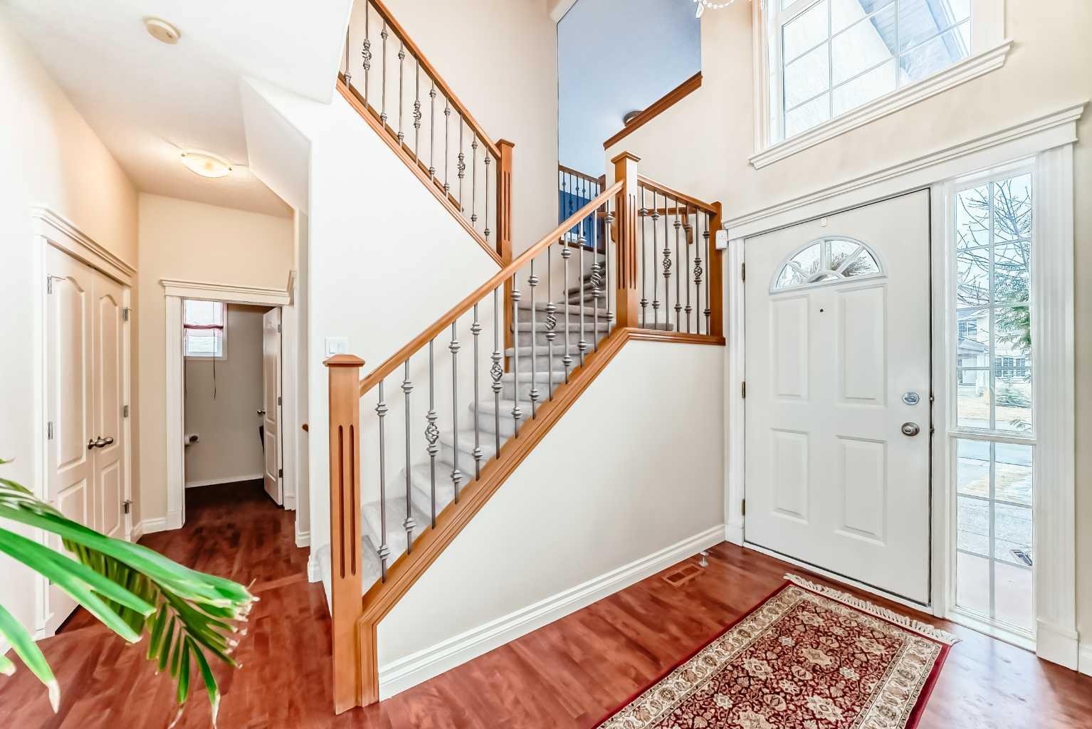 68 Strathlea Close SW