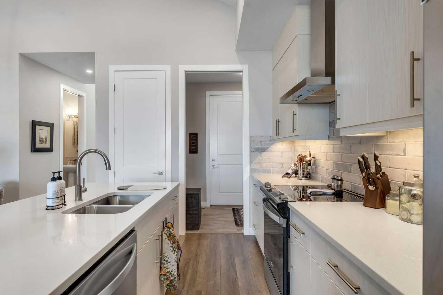 406 Crestridge Common SW