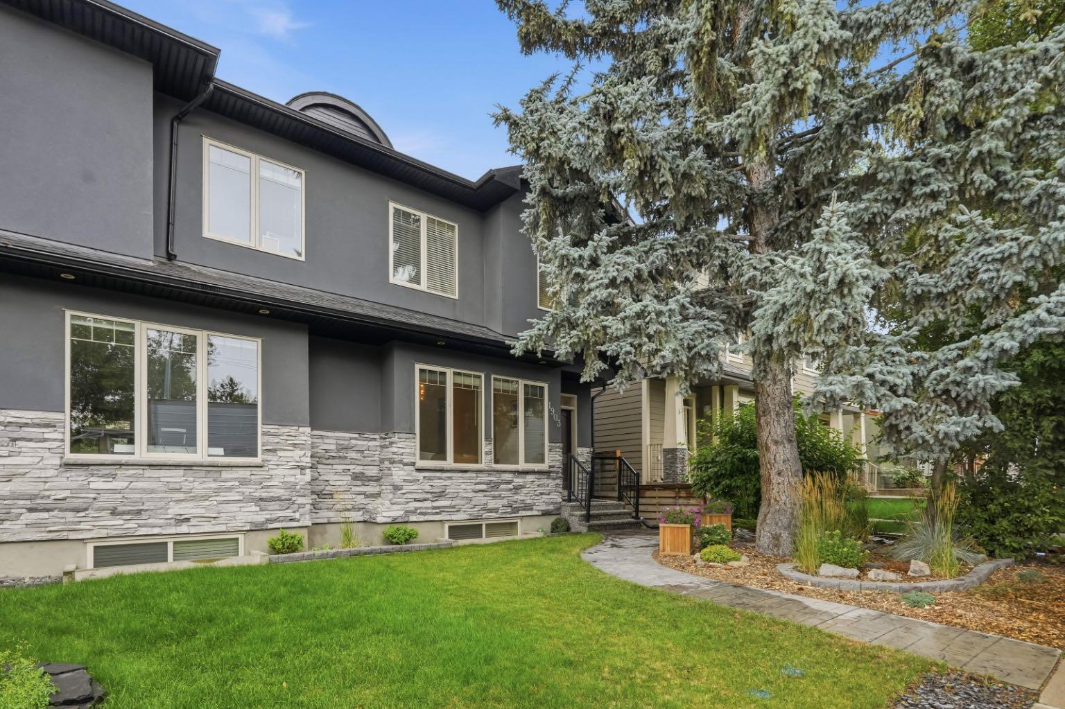1903 26 Avenue SW
