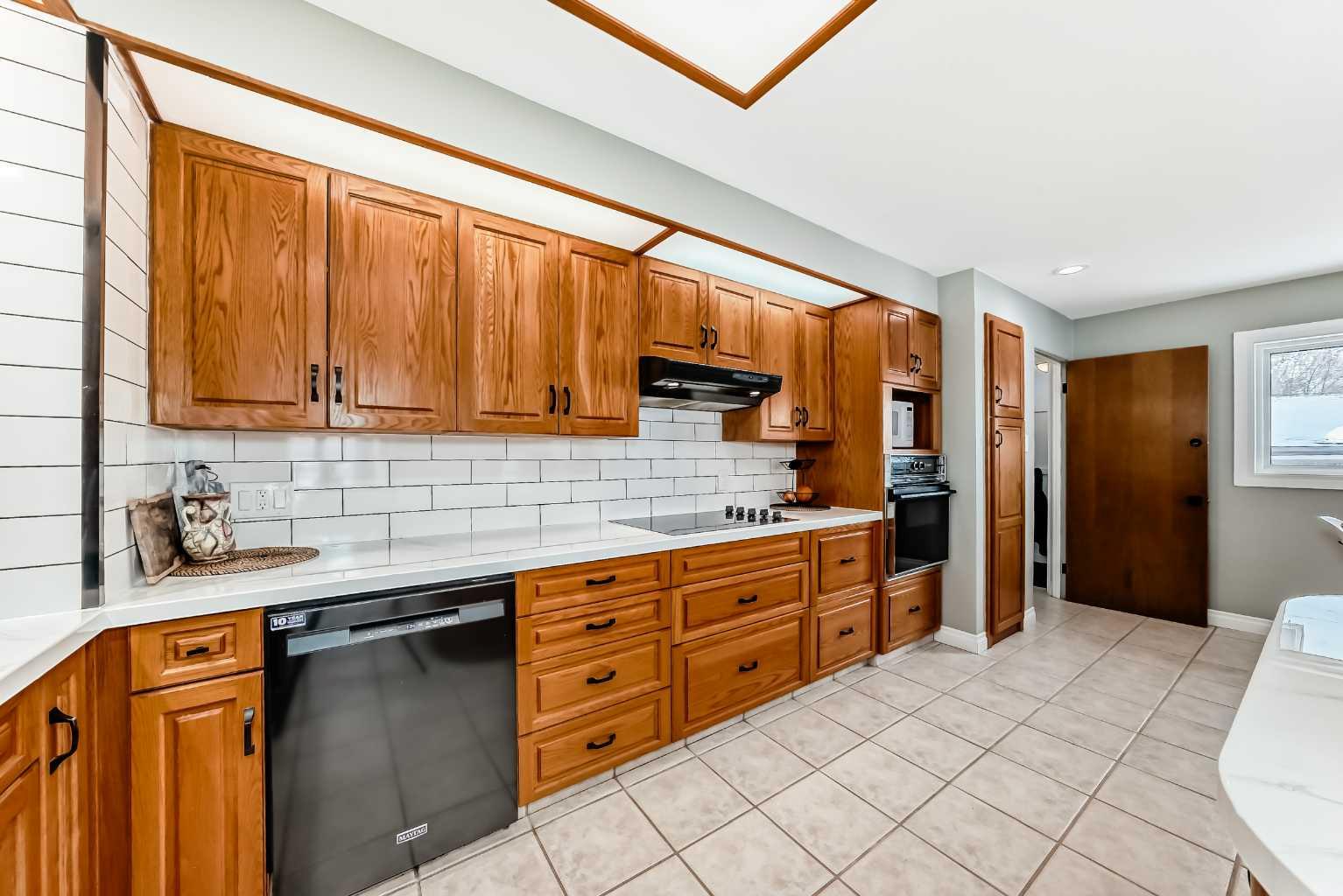 8043 Elbow Drive SW