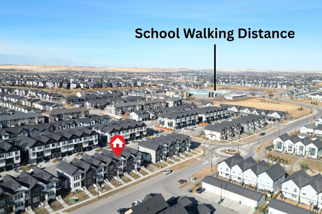 Photo of 785 Southpoint Gate SW, Airdrie, AB T4B 0Y7 (MLS # A2285182)