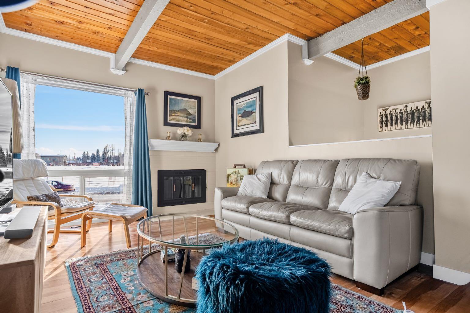 2628 Oakmoor Drive SW