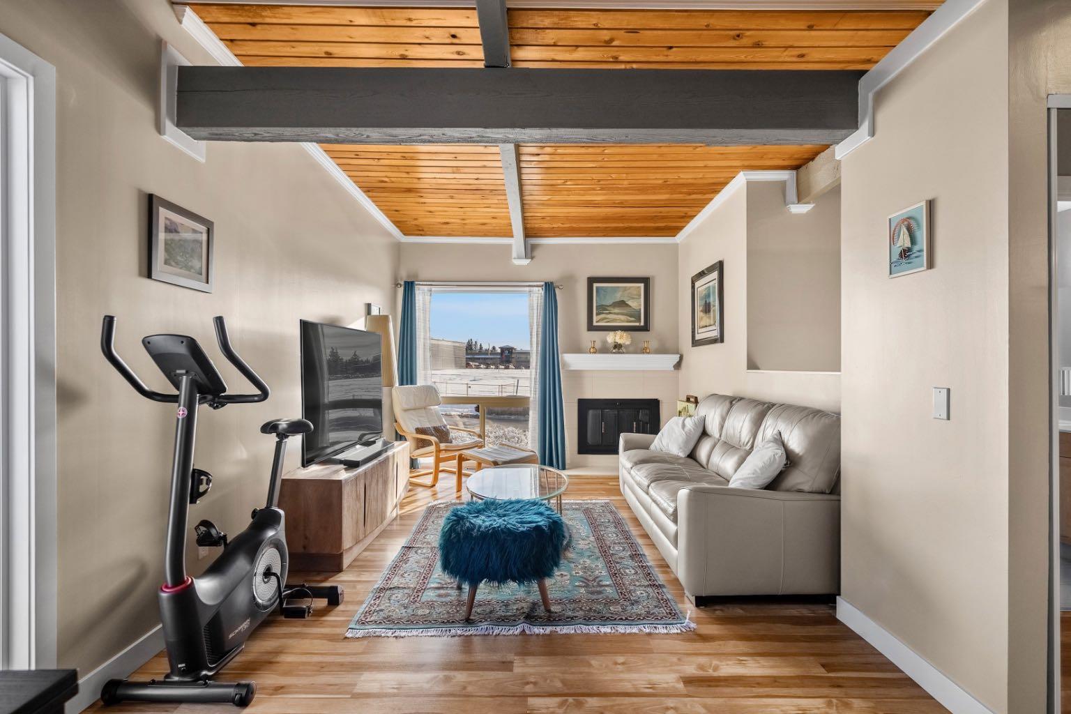 2628 Oakmoor Drive SW