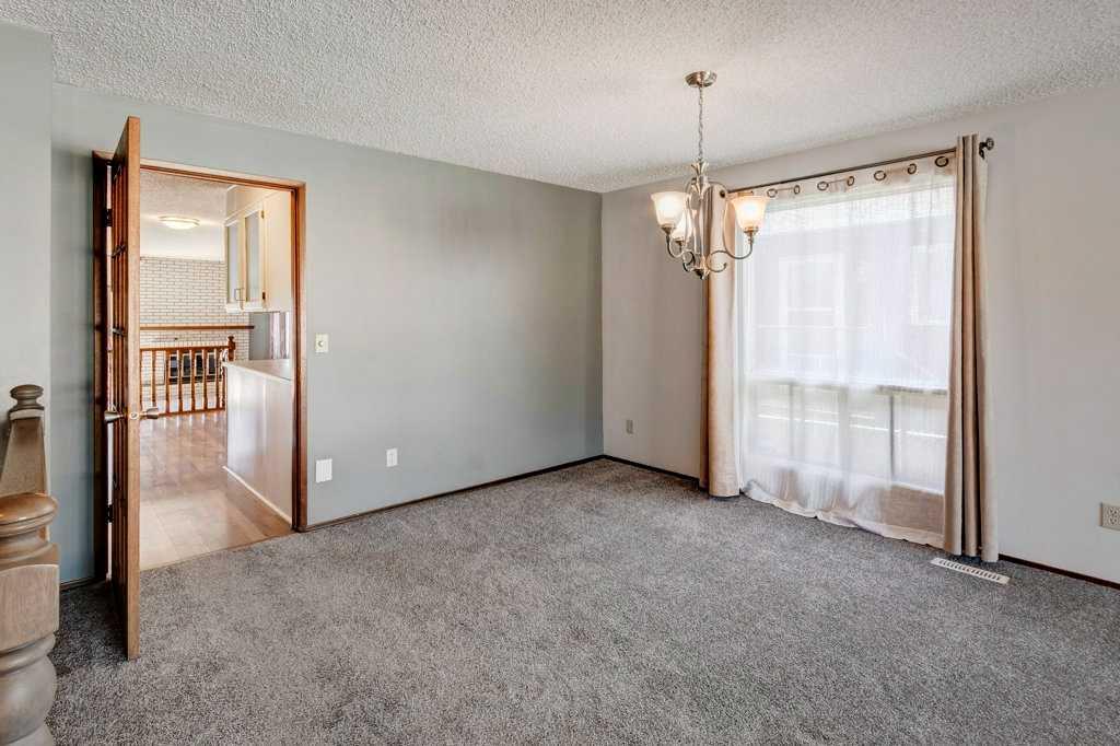8 Edgeland Bay NW