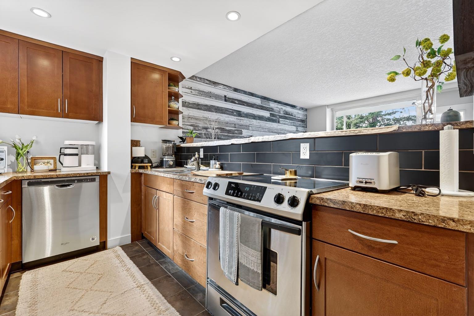 3316 Rideau Place SW 401