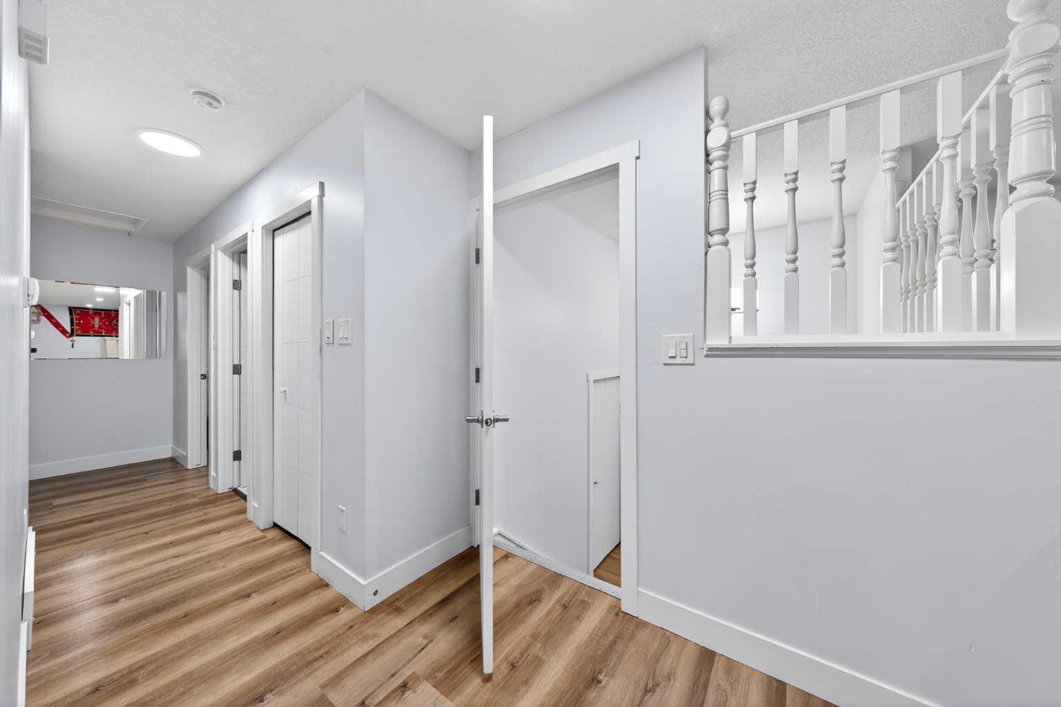 4915 Rundlehorn Drive NE