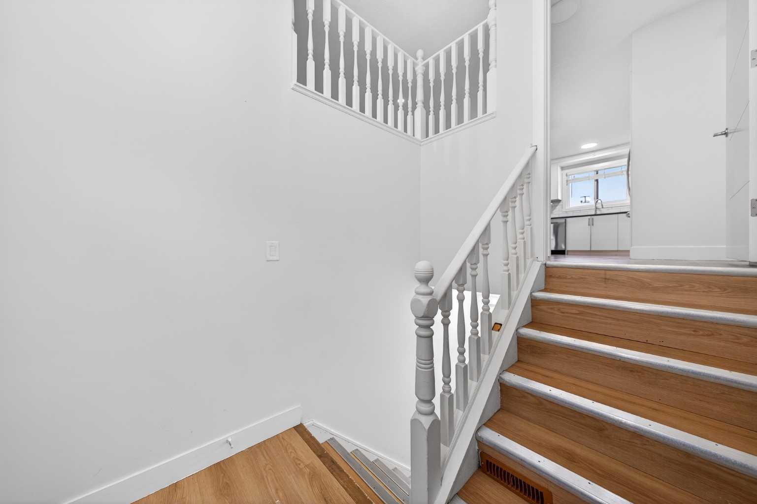 4915 Rundlehorn Drive NE