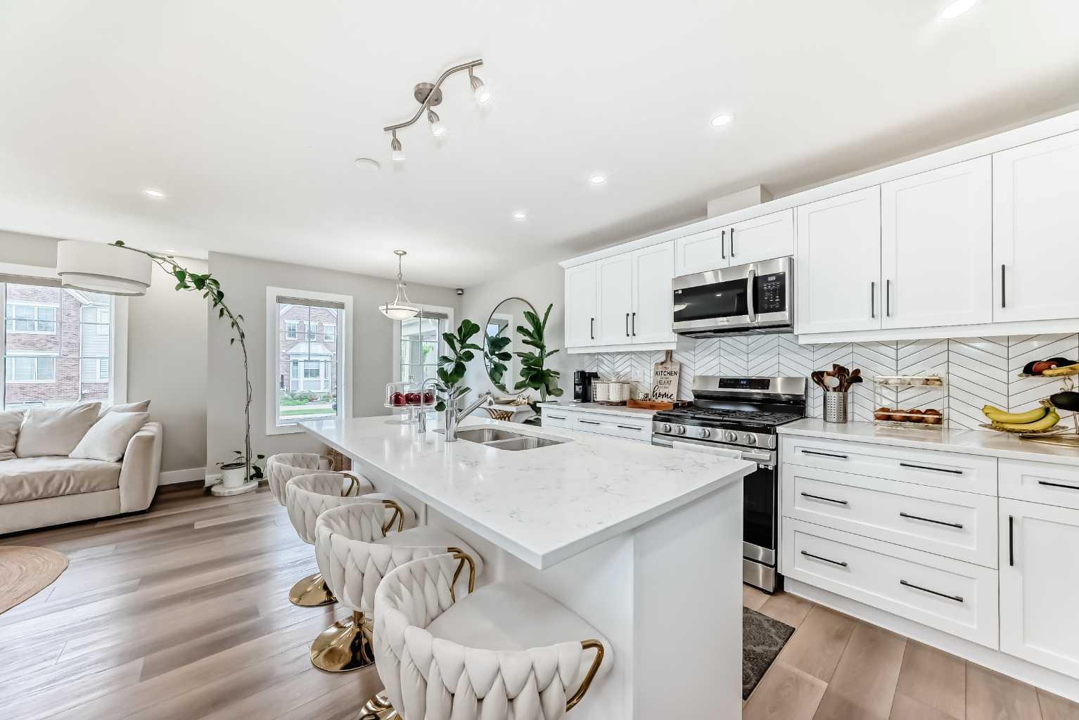 8 Yorkville Link SW