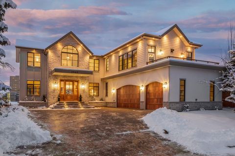 2945 Toronto Crescent NW Calgary AB T2N 3W4