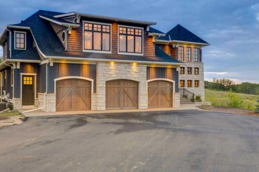 Photo of 5 Silverhorn Vale, Rural Rocky View County, AB T3R 0X3 (MLS # A2299322)