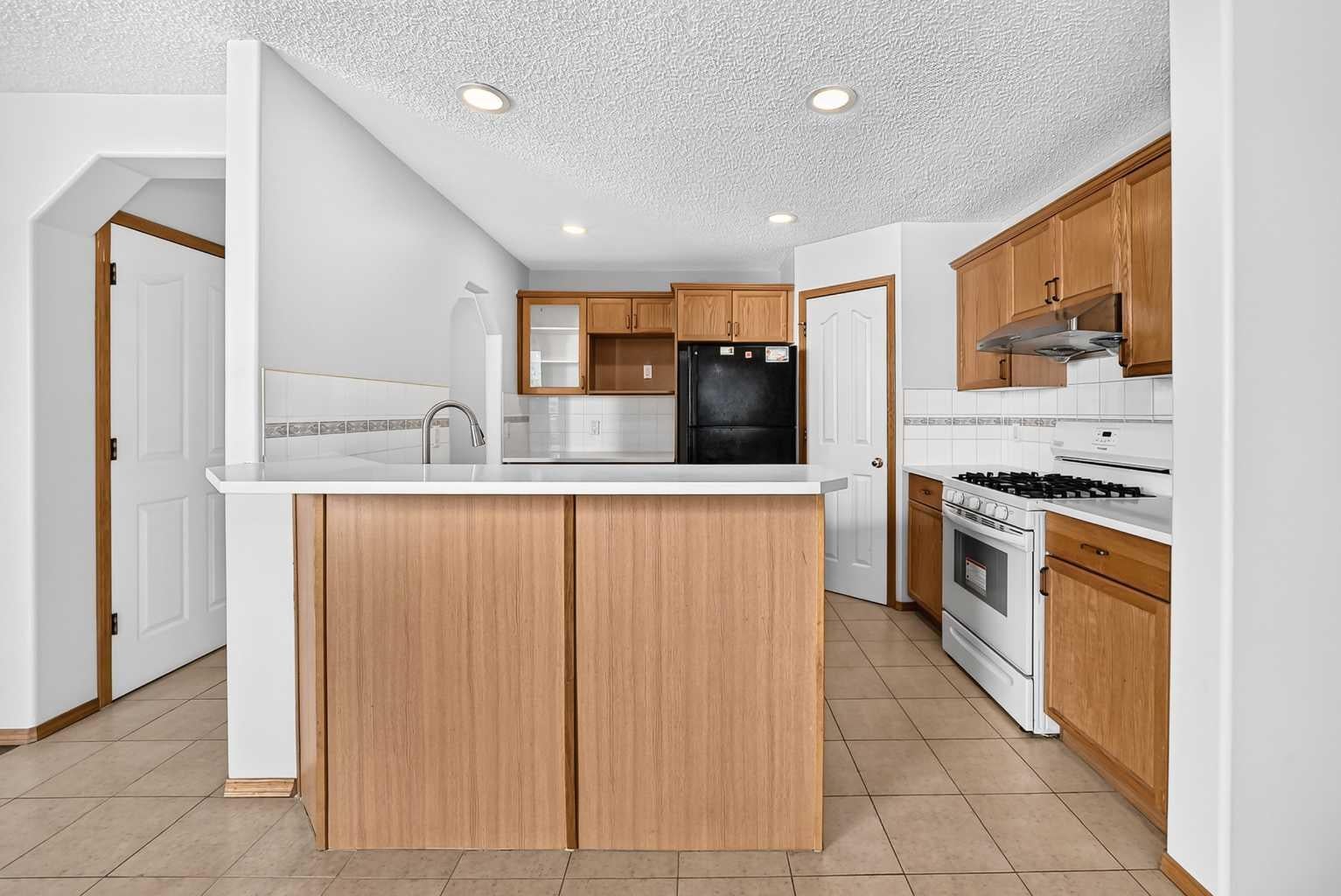 244 Los Alamos Place NE