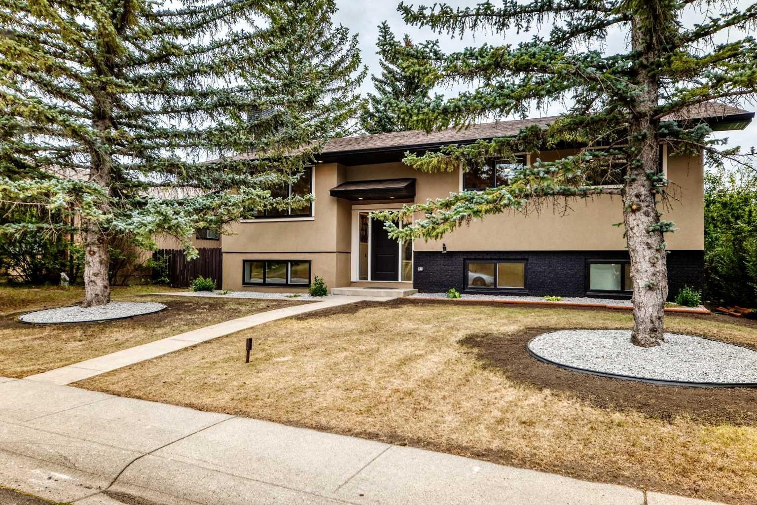 307 Silverthorn Way NW