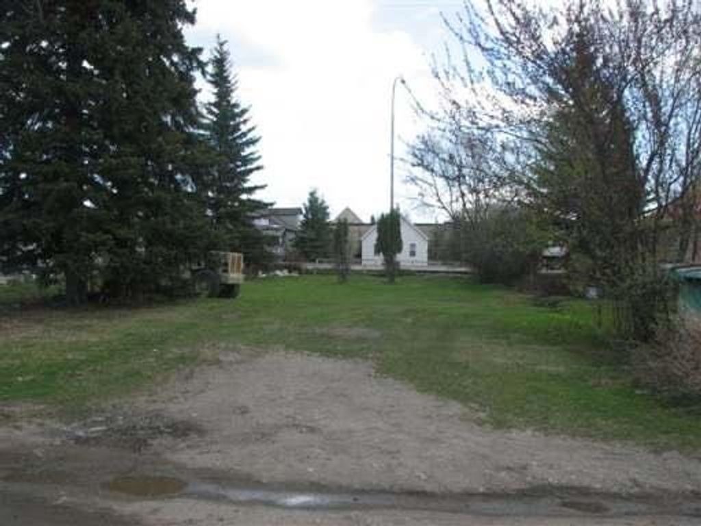 Photo of 5328 4 AVE, Edson, AB T7E 1L4 (MLS # AWI17726)