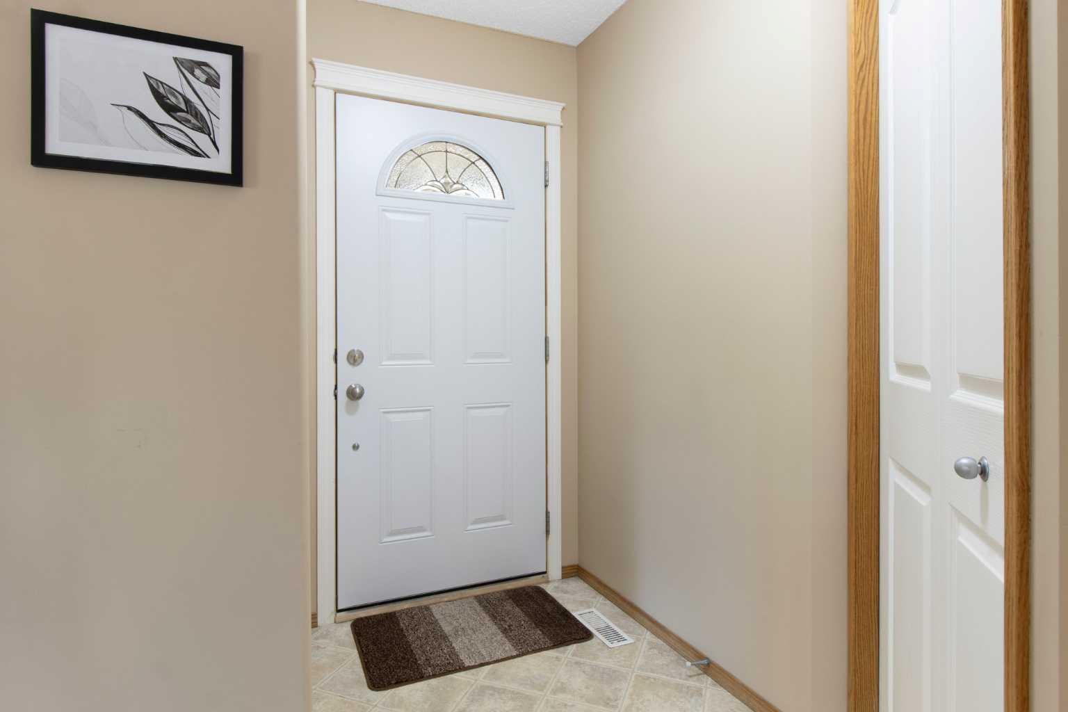 235 Everwillow Close SW