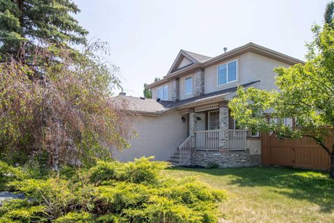 235 Everwillow Close SW Calgary AB T2Y 4G6