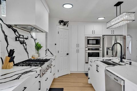 135 West Lakeview Passage Chestermere AB T1X 1G8